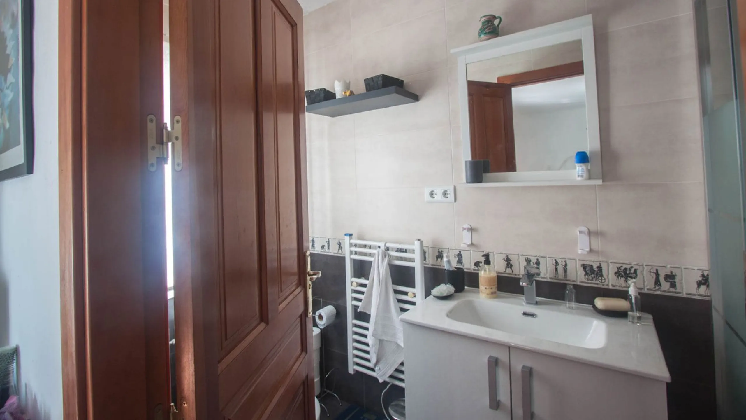 Charming Country Estate with Sea Views for Sale in Los Reales, Estepona – Costa del Sol