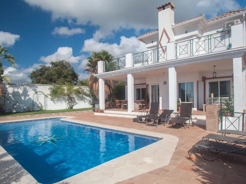 Charming Country Estate with Sea Views for Sale in Los Reales, Estepona – Costa del Sol
