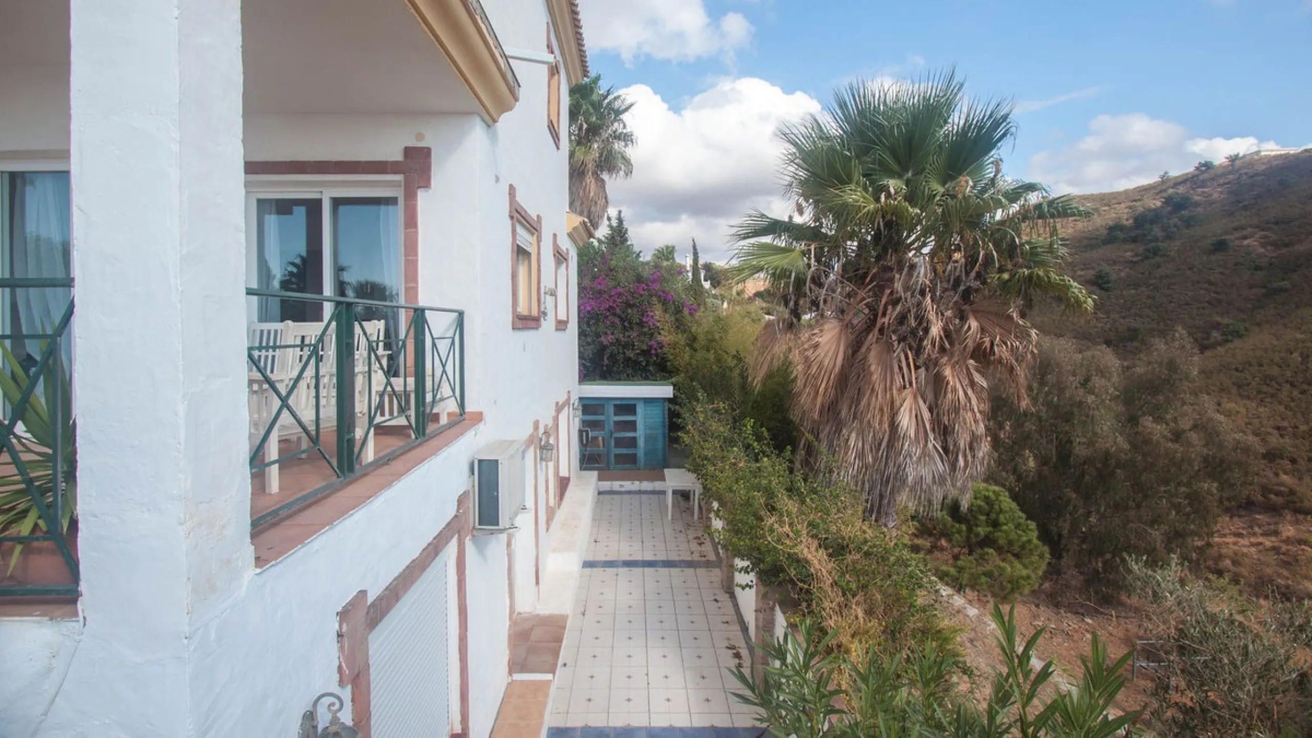Charming Country Estate with Sea Views for Sale in Los Reales, Estepona – Costa del Sol