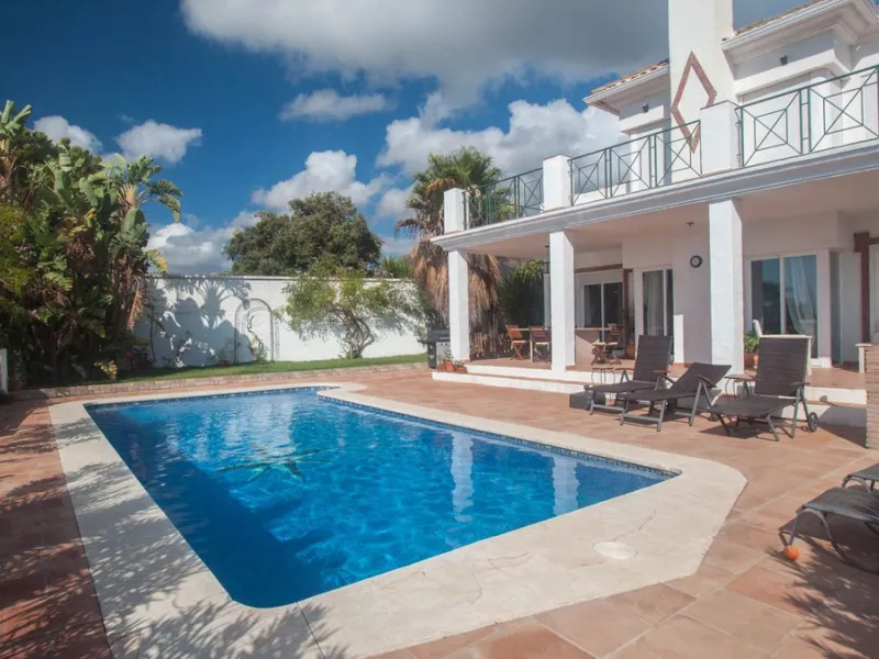 Charming Country Estate with Sea Views for Sale in Los Reales, Estepona – Costa del Sol