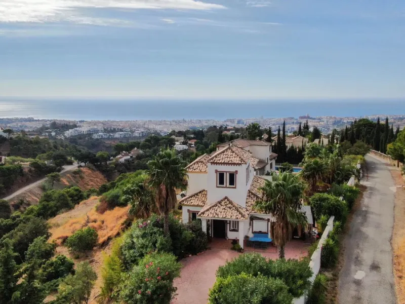 Charming Country Estate with Sea Views for Sale in Los Reales, Estepona – Costa del Sol