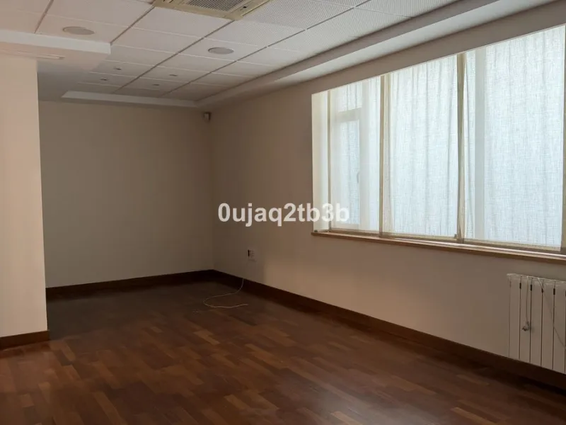 For sale or rent, we present this magnificent ground-floor commercial premises, perfectly located in one of the busiest and most sought-after areas in the heart of Marbella. Its corner position, with multiple direct street entrances and outstanding visibi