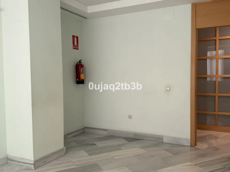 For sale or rent, we present this magnificent ground-floor commercial premises, perfectly located in one of the busiest and most sought-after areas in the heart of Marbella. Its corner position, with multiple direct street entrances and outstanding visibi