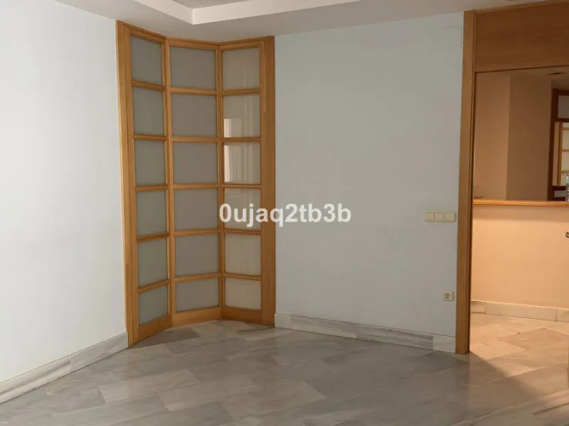 For sale or rent, we present this magnificent ground-floor commercial premises, perfectly located in one of the busiest and most sought-after areas in the heart of Marbella. Its corner position, with multiple direct street entrances and outstanding visibi
