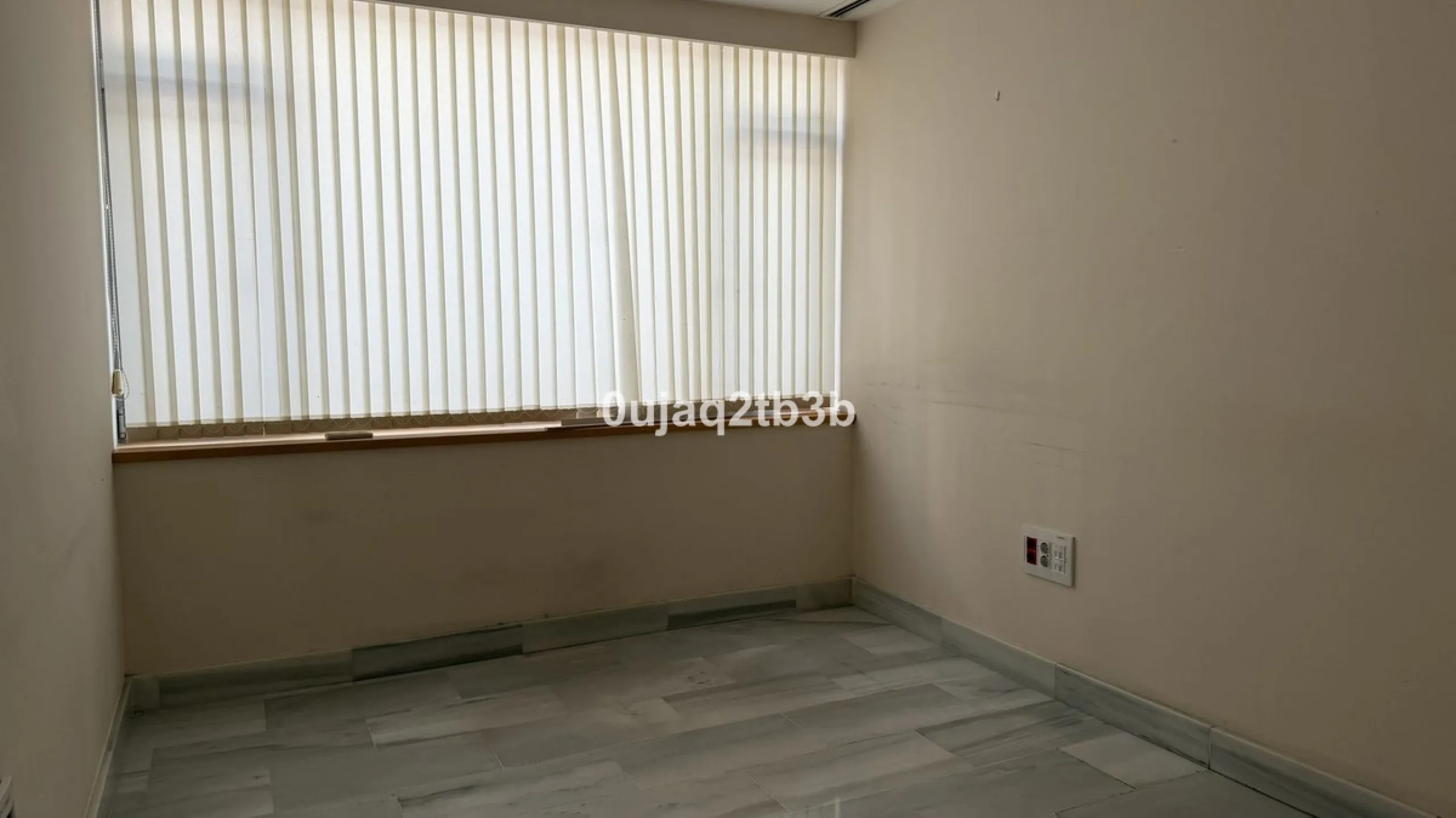 For sale or rent, we present this magnificent ground-floor commercial premises, perfectly located in one of the busiest and most sought-after areas in the heart of Marbella. Its corner position, with multiple direct street entrances and outstanding visibi