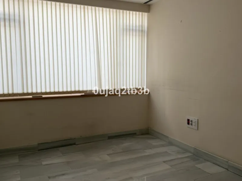 For sale or rent, we present this magnificent ground-floor commercial premises, perfectly located in one of the busiest and most sought-after areas in the heart of Marbella. Its corner position, with multiple direct street entrances and outstanding visibi