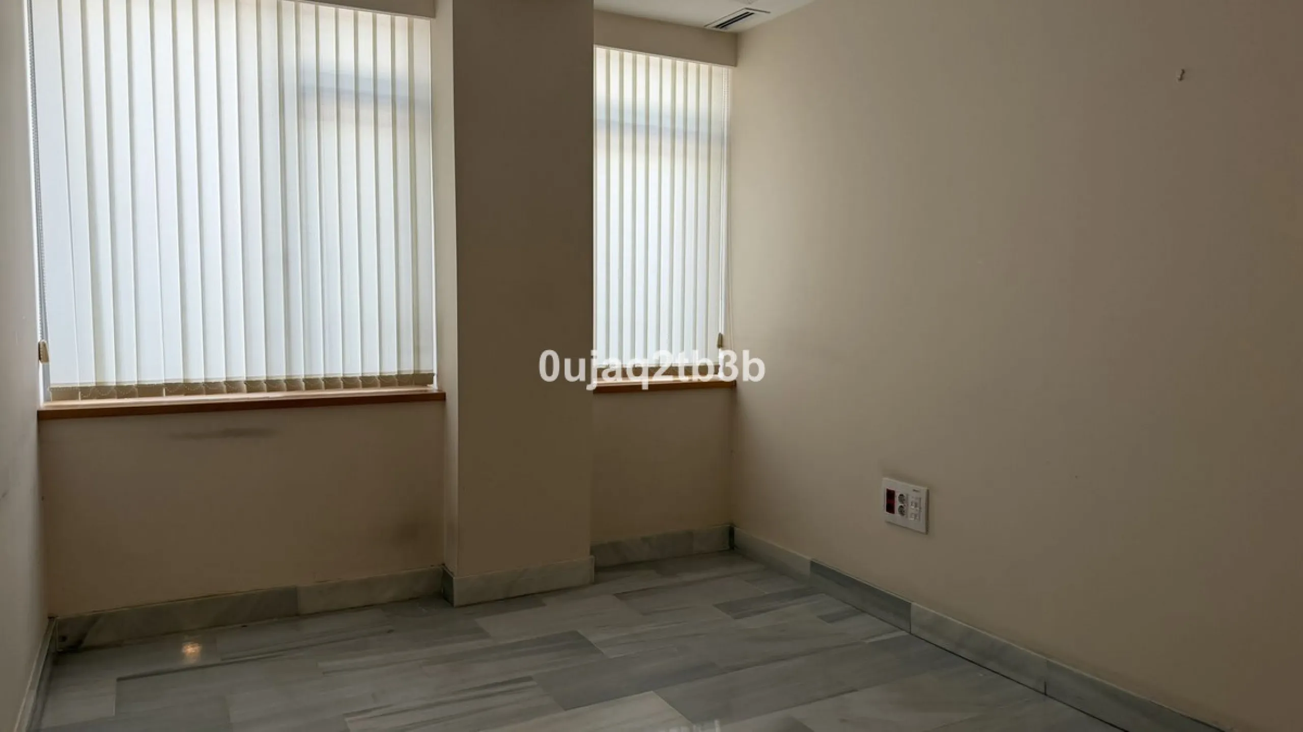 For sale or rent, we present this magnificent ground-floor commercial premises, perfectly located in one of the busiest and most sought-after areas in the heart of Marbella. Its corner position, with multiple direct street entrances and outstanding visibi