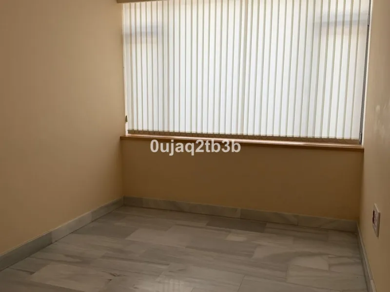 For sale or rent, we present this magnificent ground-floor commercial premises, perfectly located in one of the busiest and most sought-after areas in the heart of Marbella. Its corner position, with multiple direct street entrances and outstanding visibi