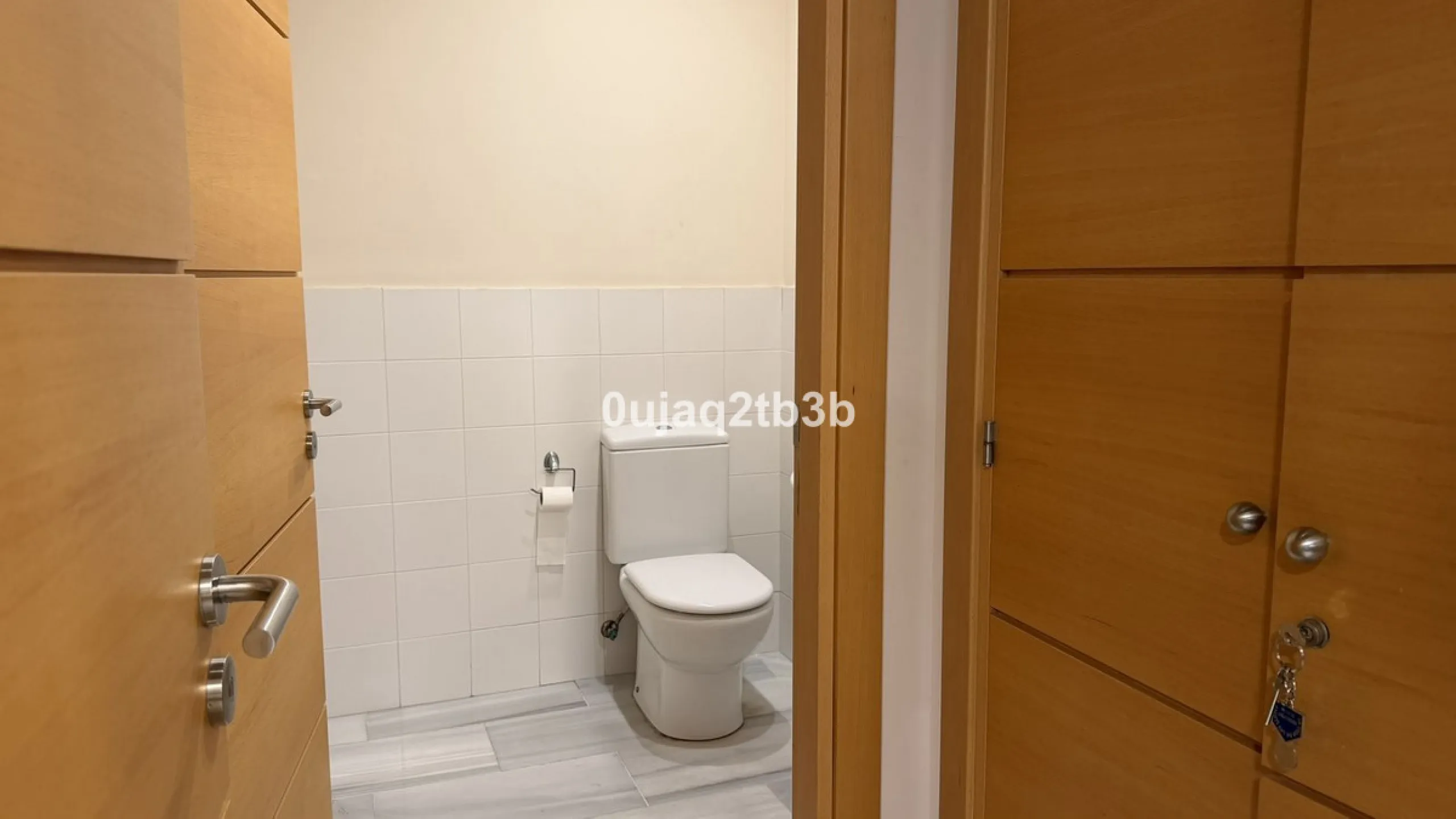 For sale or rent, we present this magnificent ground-floor commercial premises, perfectly located in one of the busiest and most sought-after areas in the heart of Marbella. Its corner position, with multiple direct street entrances and outstanding visibi