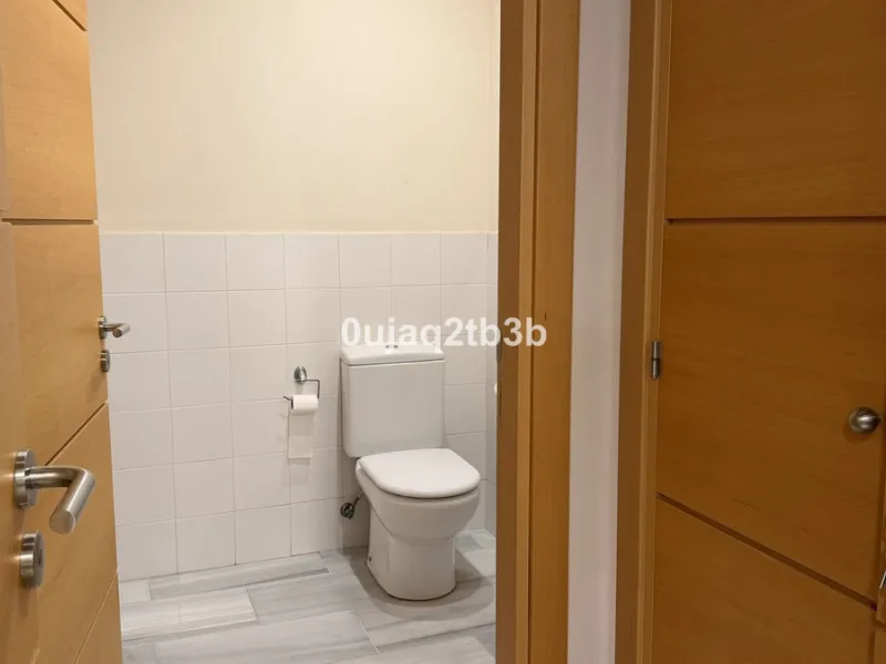 For sale or rent, we present this magnificent ground-floor commercial premises, perfectly located in one of the busiest and most sought-after areas in the heart of Marbella. Its corner position, with multiple direct street entrances and outstanding visibi