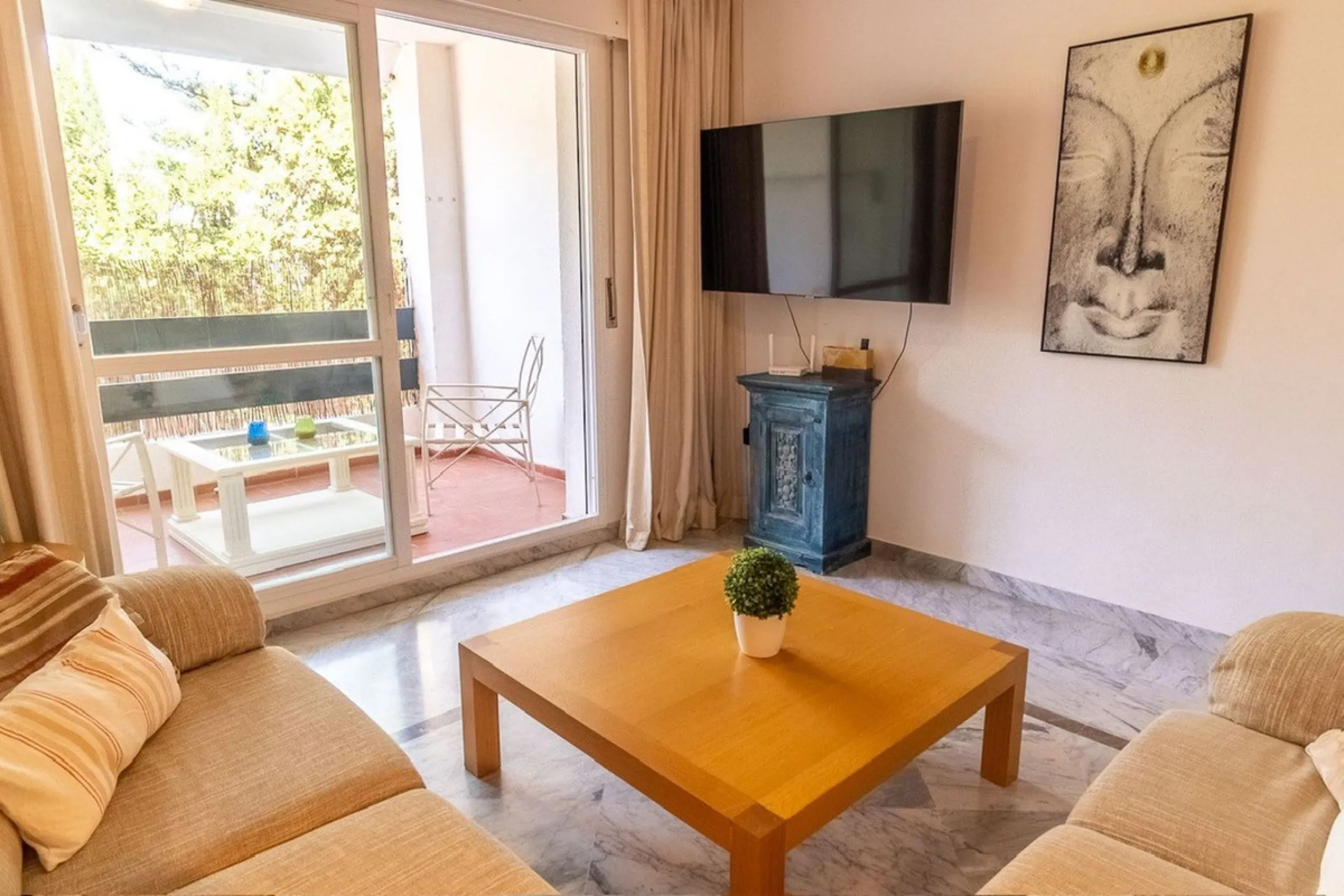 Spectacular apartment in San Pedro de Alcántara on the second line of the beach