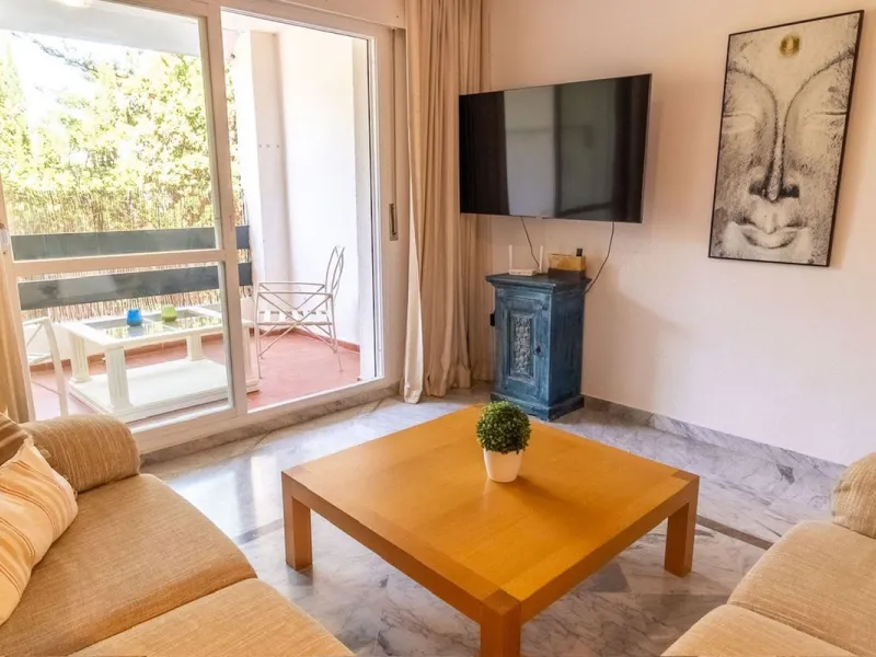 Spectacular apartment in San Pedro de Alcántara on the second line of the beach