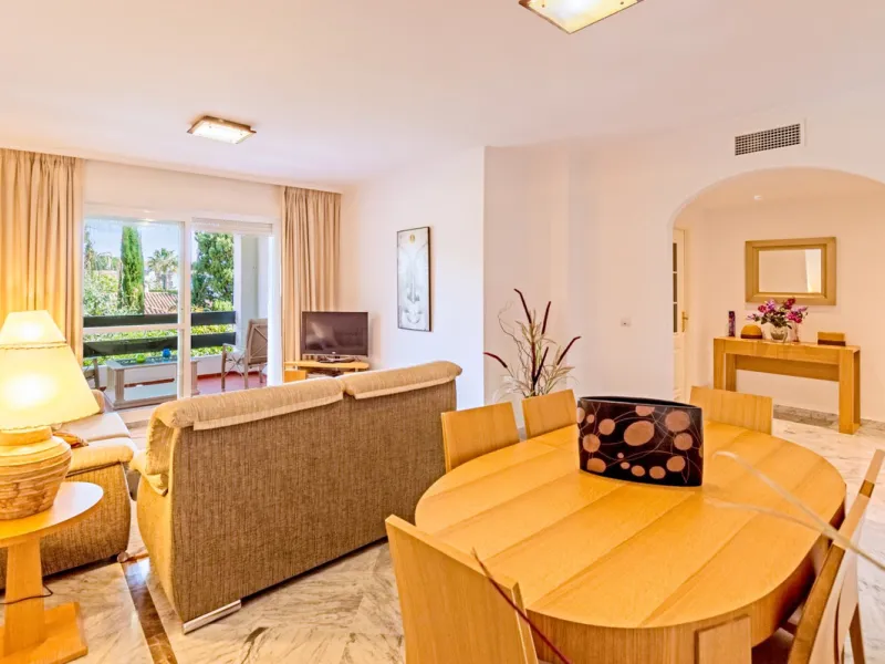 Spectacular apartment in San Pedro de Alcántara on the second line of the beach