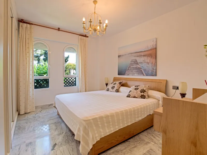 Spectacular apartment in San Pedro de Alcántara on the second line of the beach