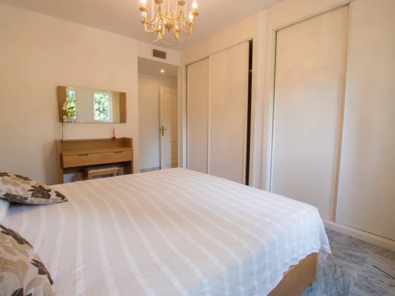 Spectacular apartment in San Pedro de Alcántara on the second line of the beach