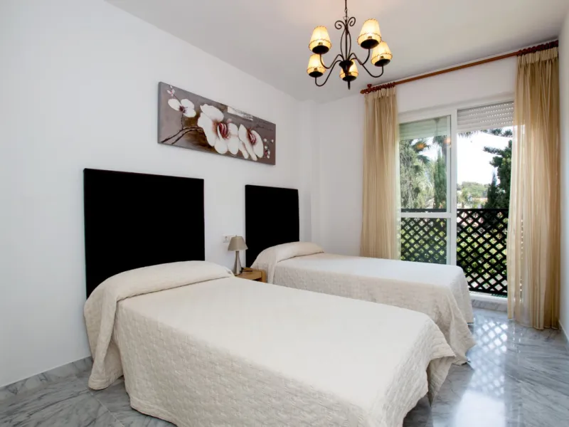 Spectacular apartment in San Pedro de Alcántara on the second line of the beach