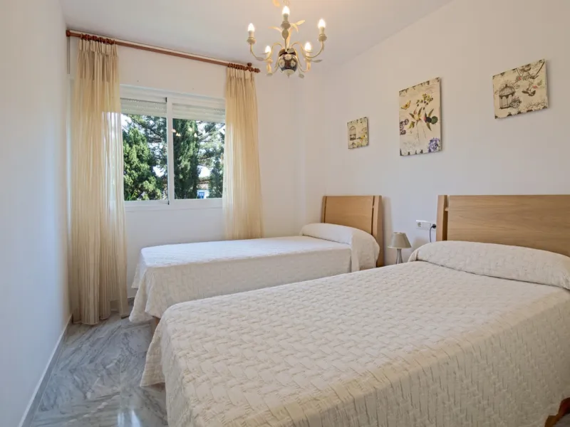 Spectacular apartment in San Pedro de Alcántara on the second line of the beach