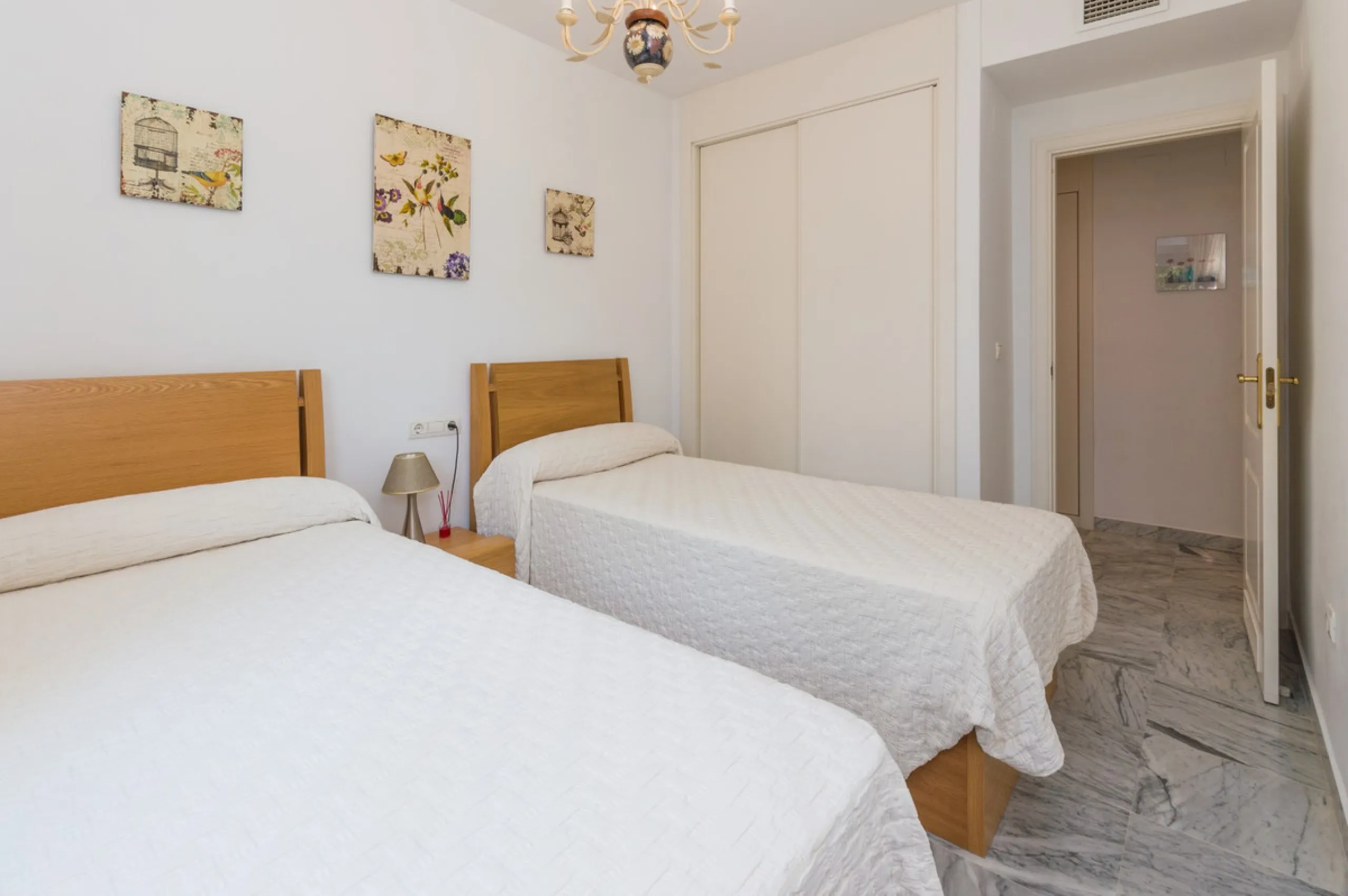 Spectacular apartment in San Pedro de Alcántara on the second line of the beach
