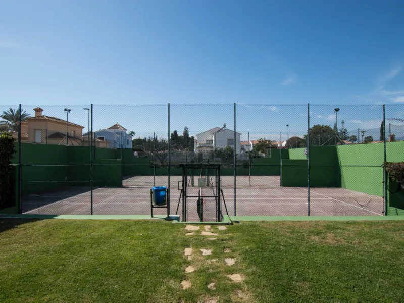 Spectacular apartment in San Pedro de Alcántara on the second line of the beach