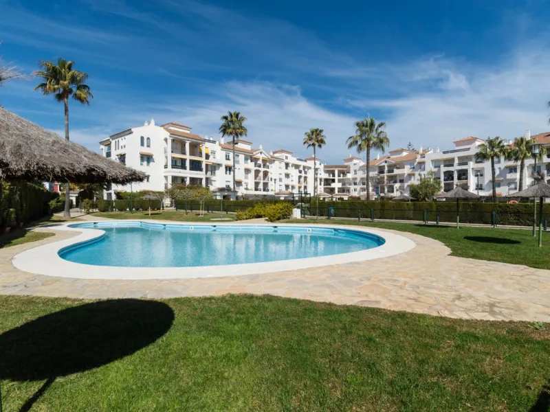 Spectacular apartment in San Pedro de Alcántara on the second line of the beach
