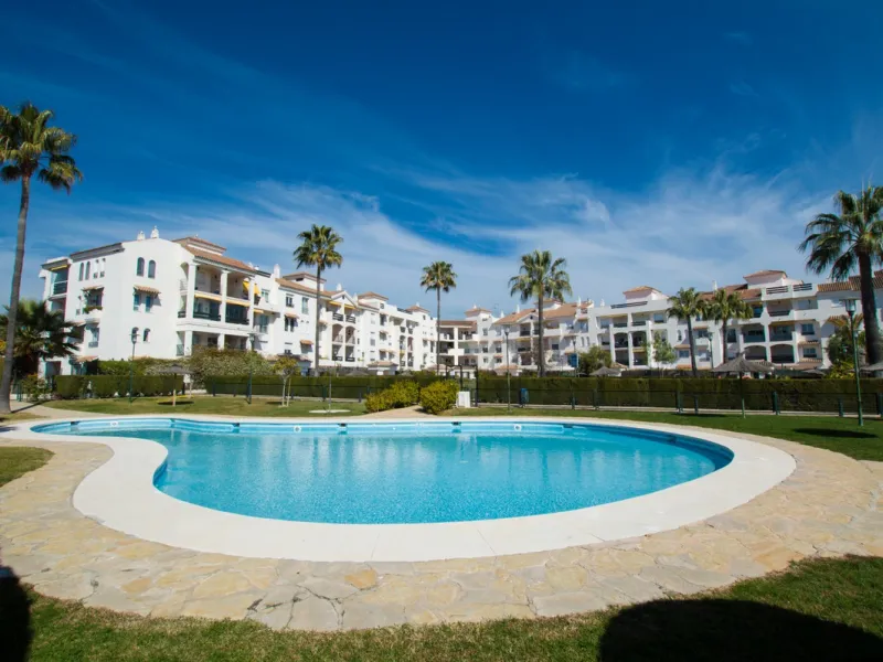 Spectacular apartment in San Pedro de Alcántara on the second line of the beach