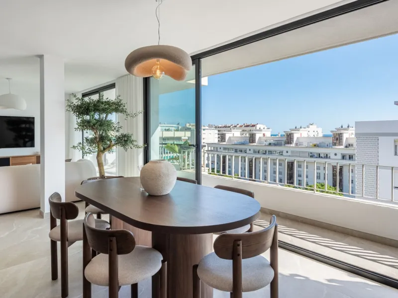 Apartment - Penthouse в продаже в Marbella, Málaga. В доме 3 спален и 2 ванных комнат. Площадь дома 120 м²