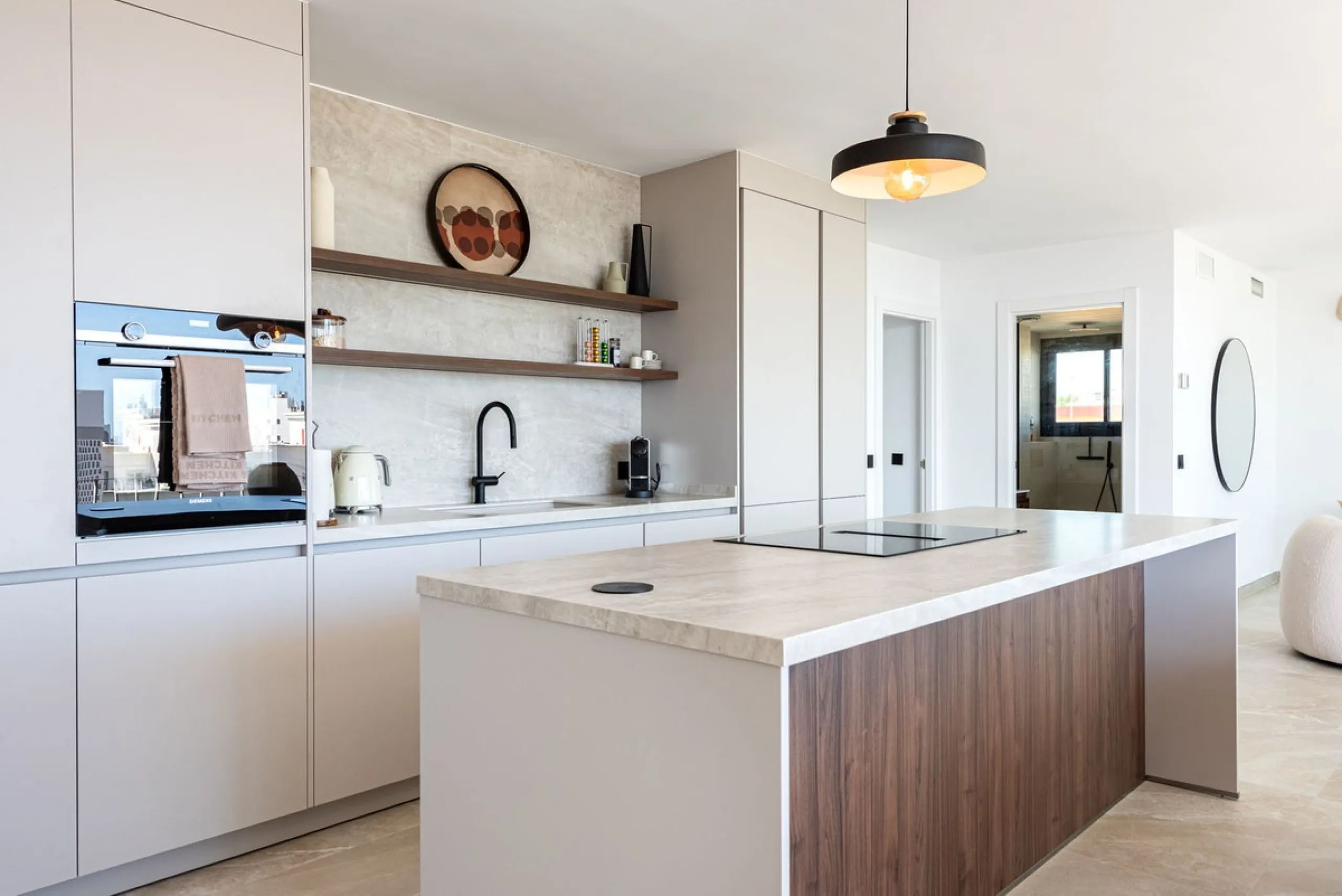 Apartment - Penthouse в продаже в Marbella, Málaga. В доме 3 спален и 2 ванных комнат. Площадь дома 120 м²