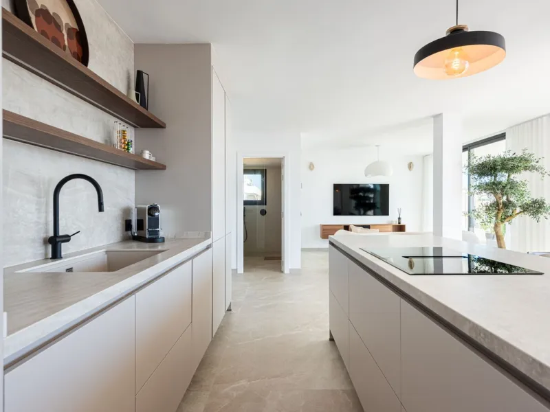 Apartment - Penthouse в продаже в Marbella, Málaga. В доме 3 спален и 2 ванных комнат. Площадь дома 120 м²