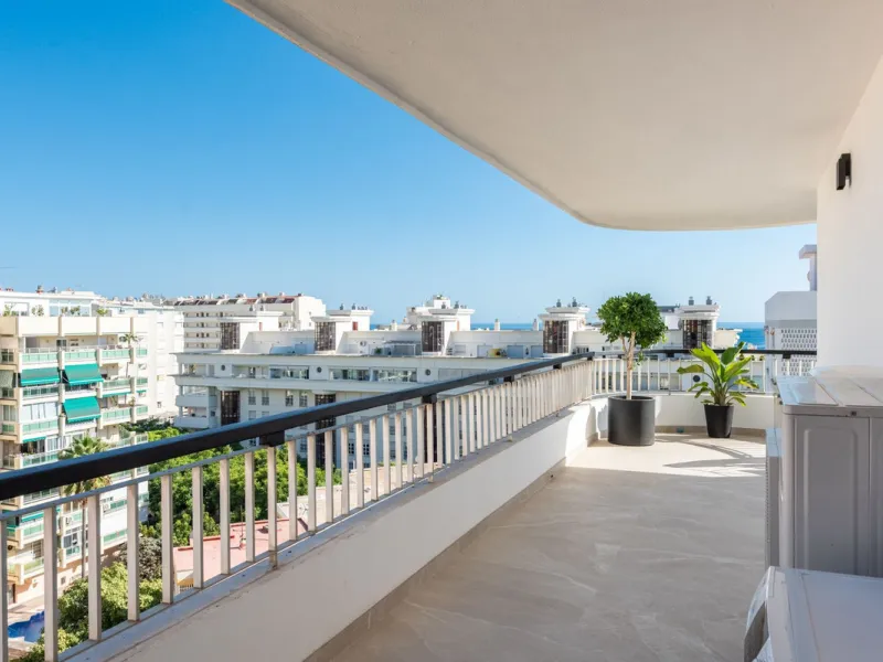 Apartment - Penthouse в продаже в Marbella, Málaga. В доме 3 спален и 2 ванных комнат. Площадь дома 120 м²