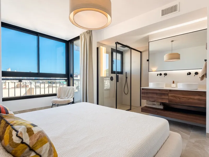 Apartment - Penthouse в продаже в Marbella, Málaga. В доме 3 спален и 2 ванных комнат. Площадь дома 120 м²