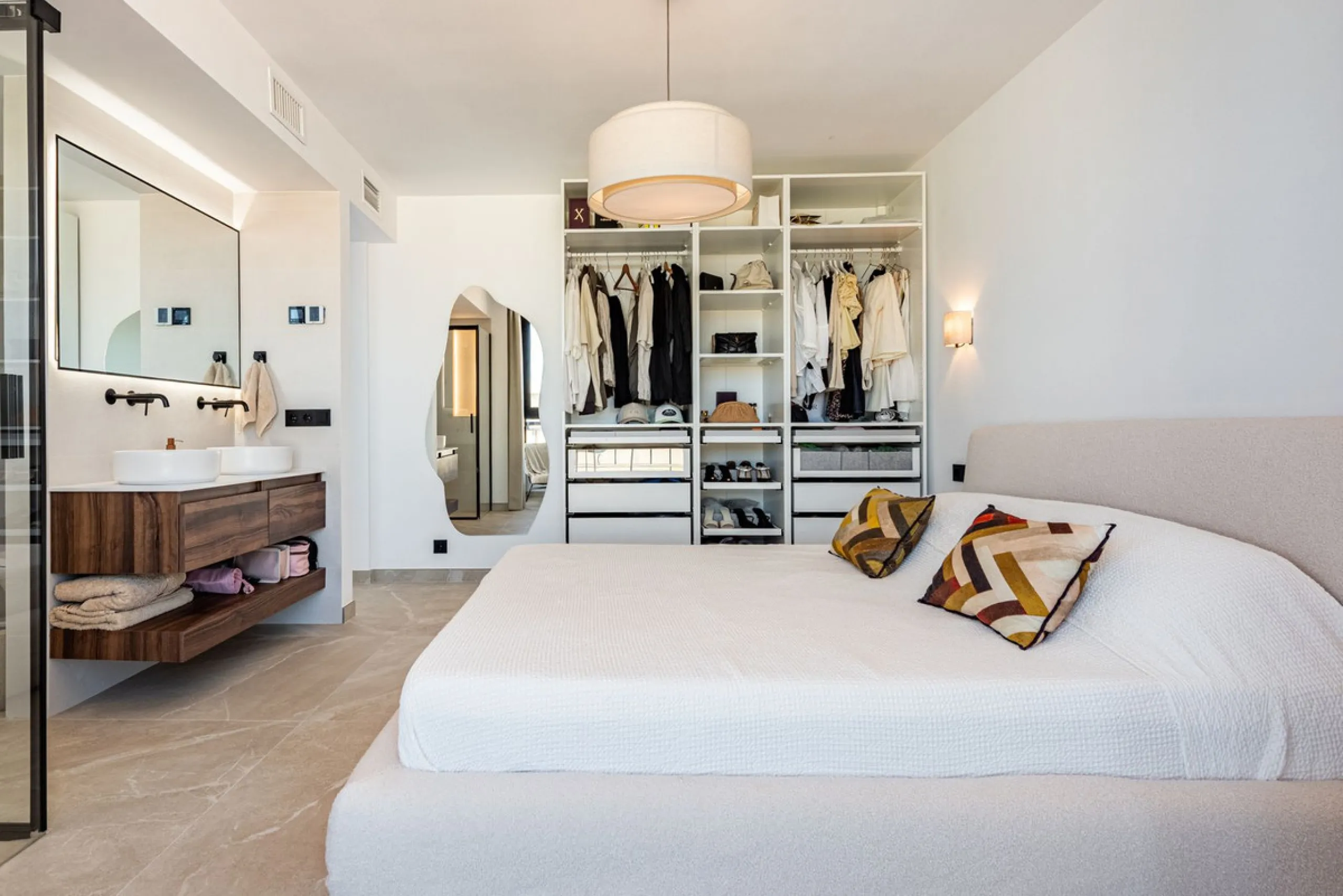 Apartment - Penthouse в продаже в Marbella, Málaga. В доме 3 спален и 2 ванных комнат. Площадь дома 120 м²