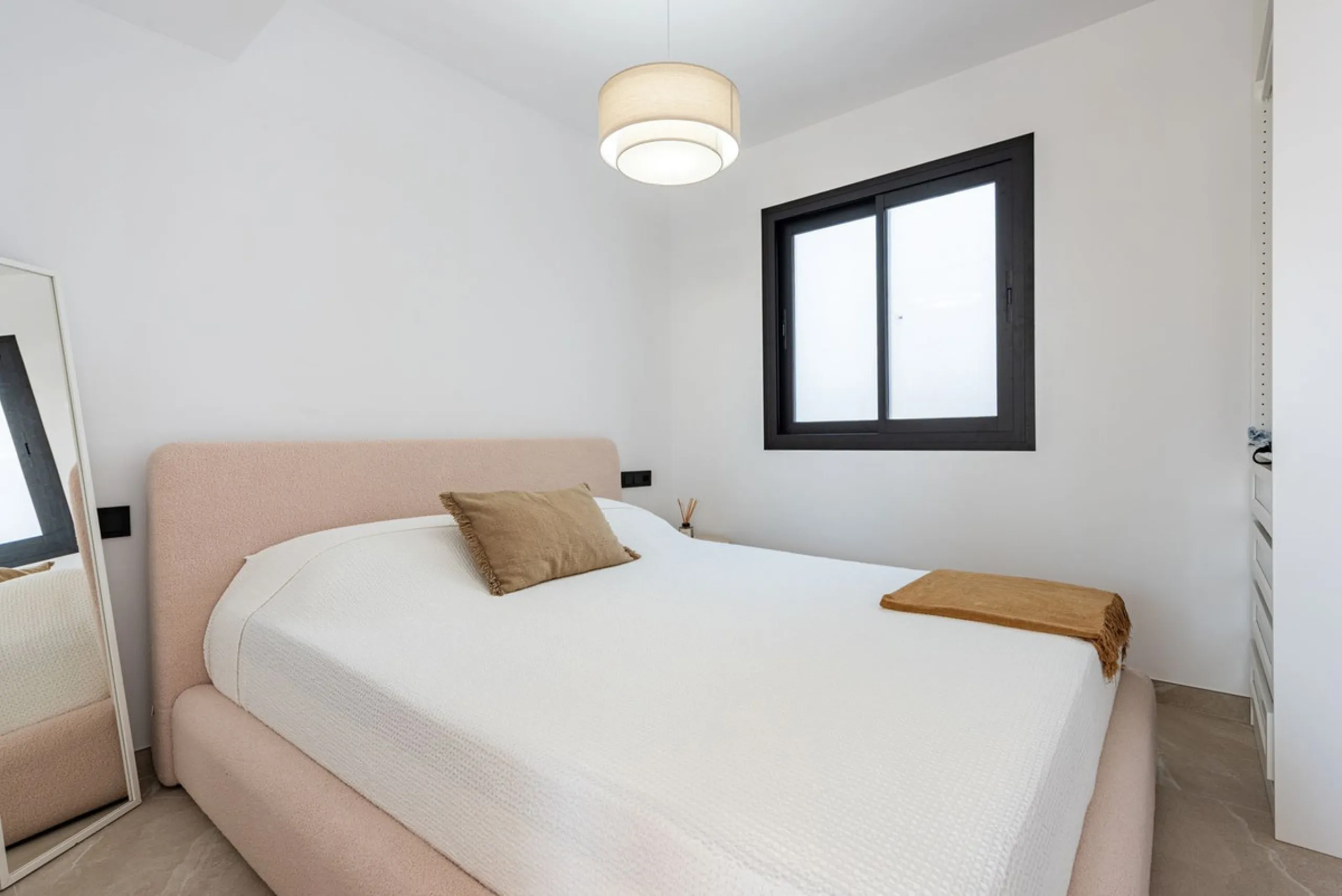 Apartment - Penthouse в продаже в Marbella, Málaga. В доме 3 спален и 2 ванных комнат. Площадь дома 120 м²