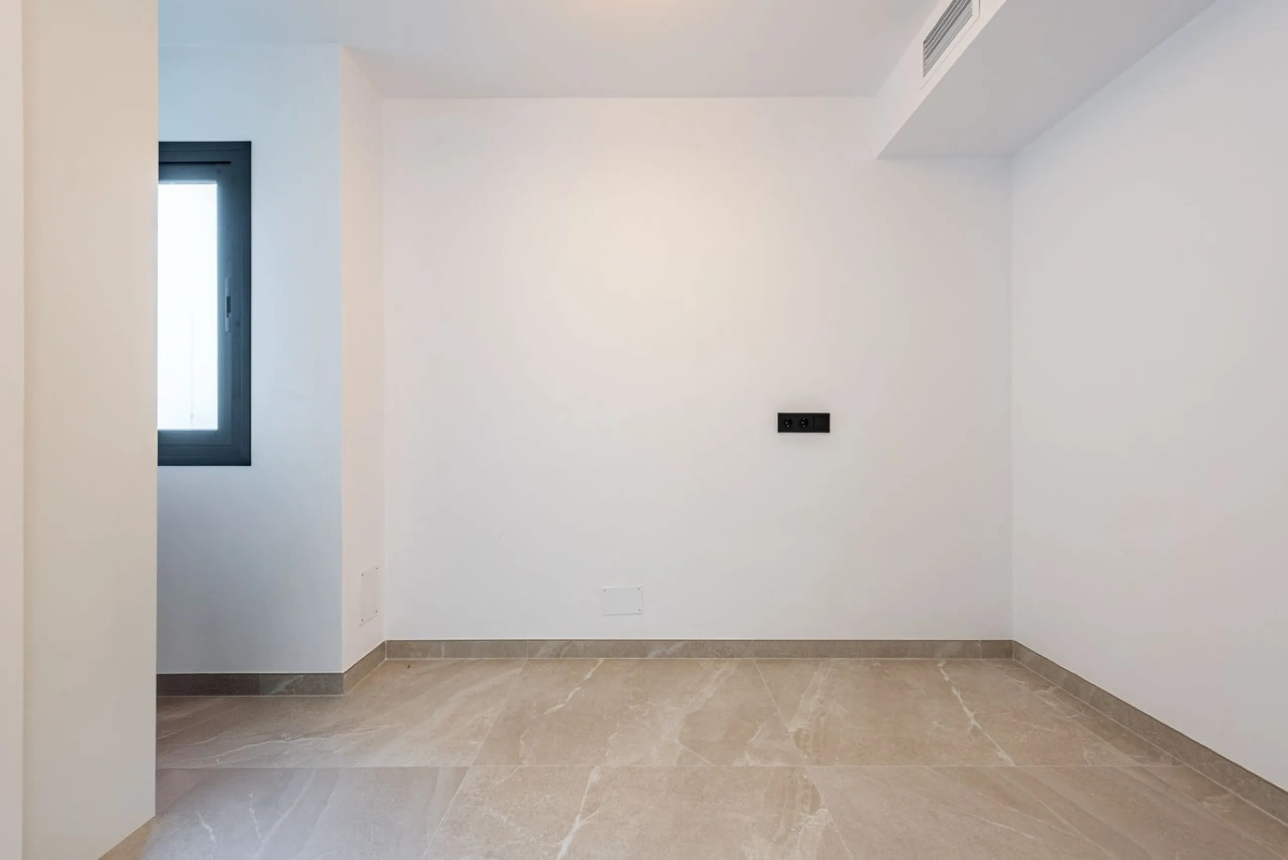 Apartment - Penthouse в продаже в Marbella, Málaga. В доме 3 спален и 2 ванных комнат. Площадь дома 120 м²