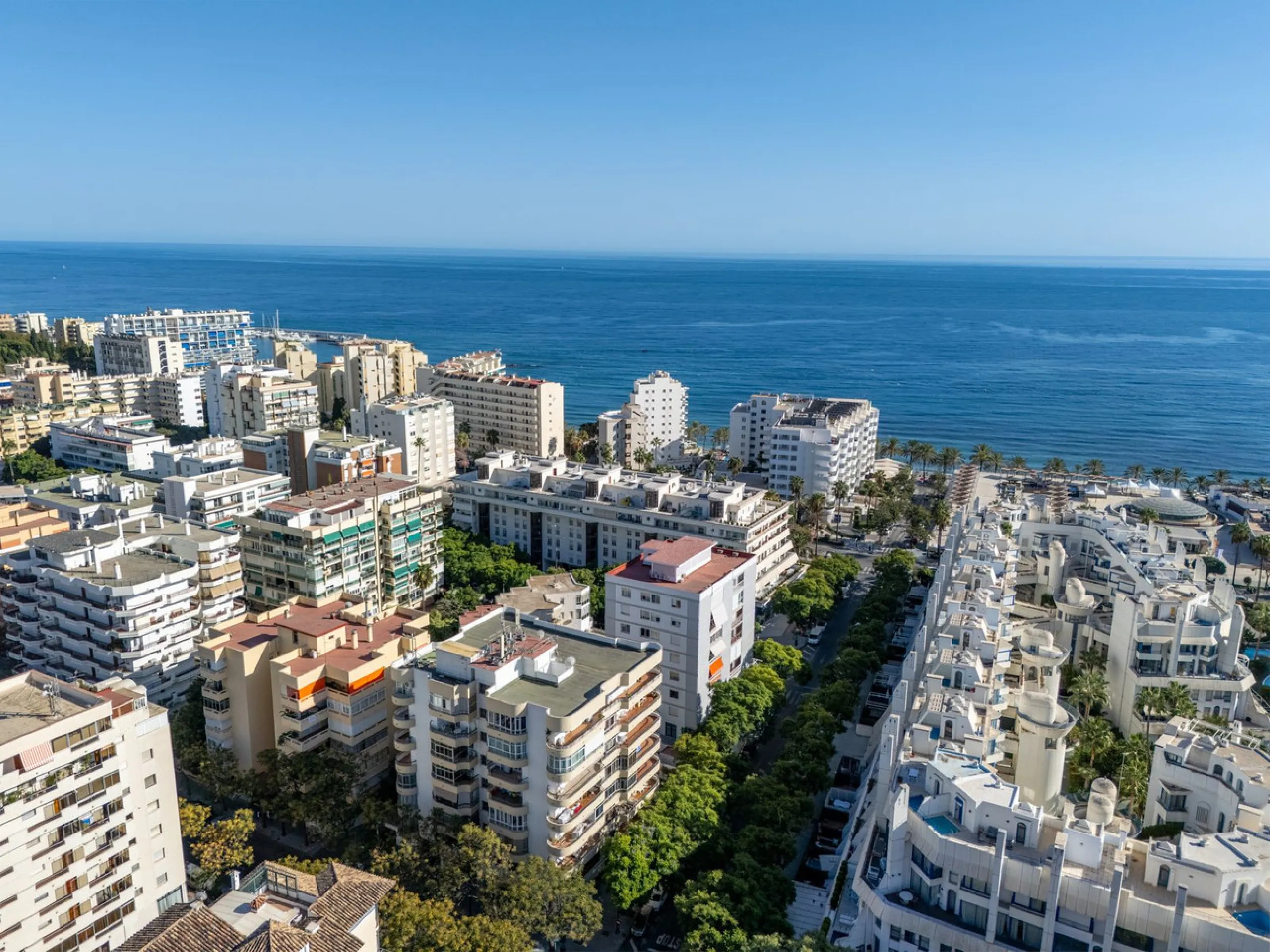 Apartment - Penthouse в продаже в Marbella, Málaga. В доме 3 спален и 2 ванных комнат. Площадь дома 120 м²