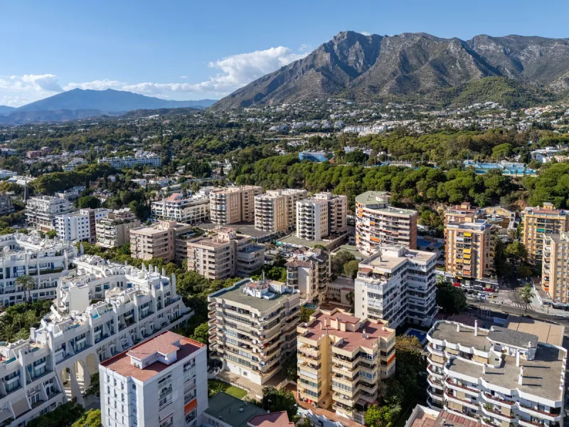 Apartment - Penthouse в продаже в Marbella, Málaga. В доме 3 спален и 2 ванных комнат. Площадь дома 120 м²