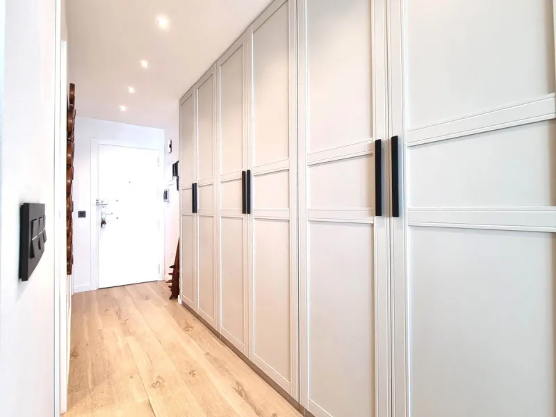 Step into coastal luxury with this exceptional 1-bedroom, 70 m² beachfront apartment, located in the prestigious Miraflores community on the Costa del Sol. Immaculately refurbished to the highest standards, this rare gem offers breathtaking Mediterranean 