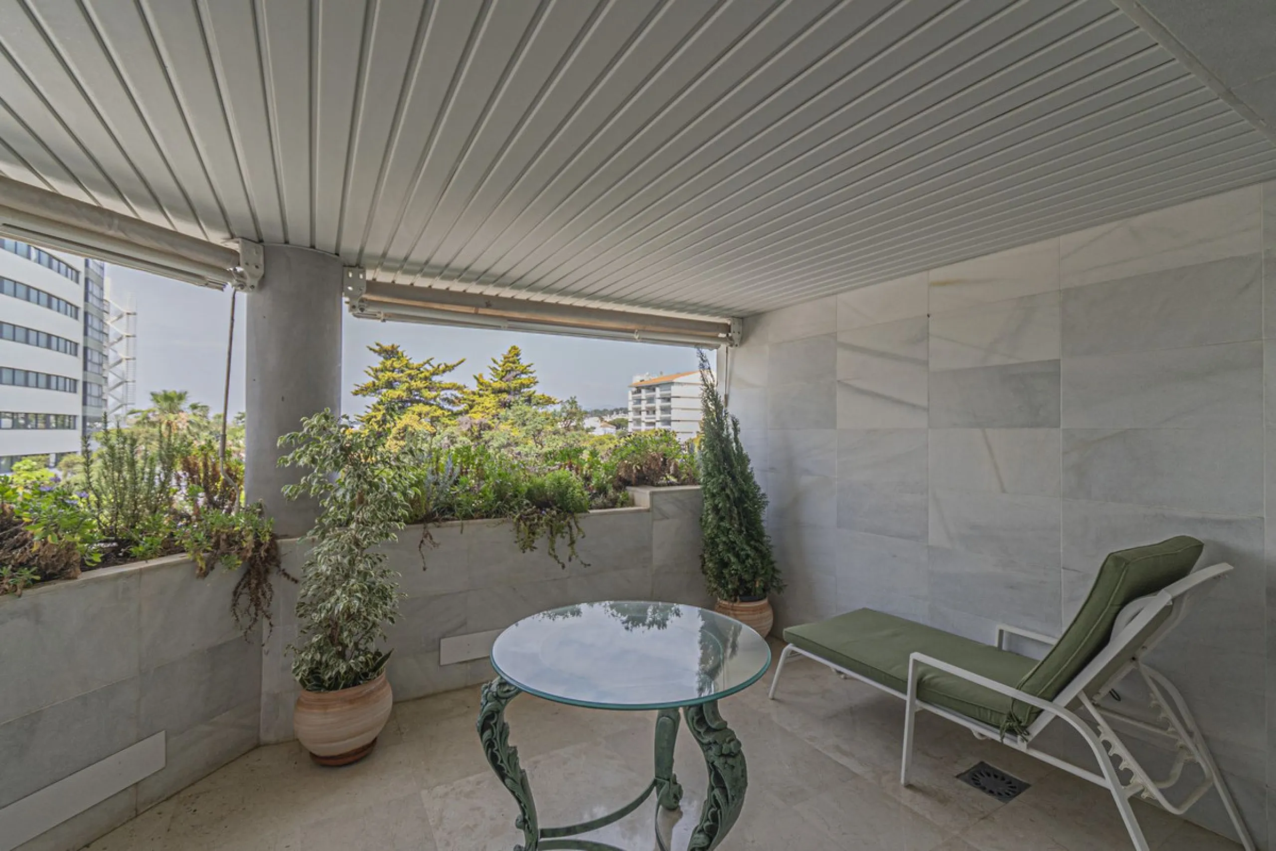 LUXURY PROPERTY NEXT TO THE BEACH IN THE BEST AREA OF CENTRAL MARBELLA