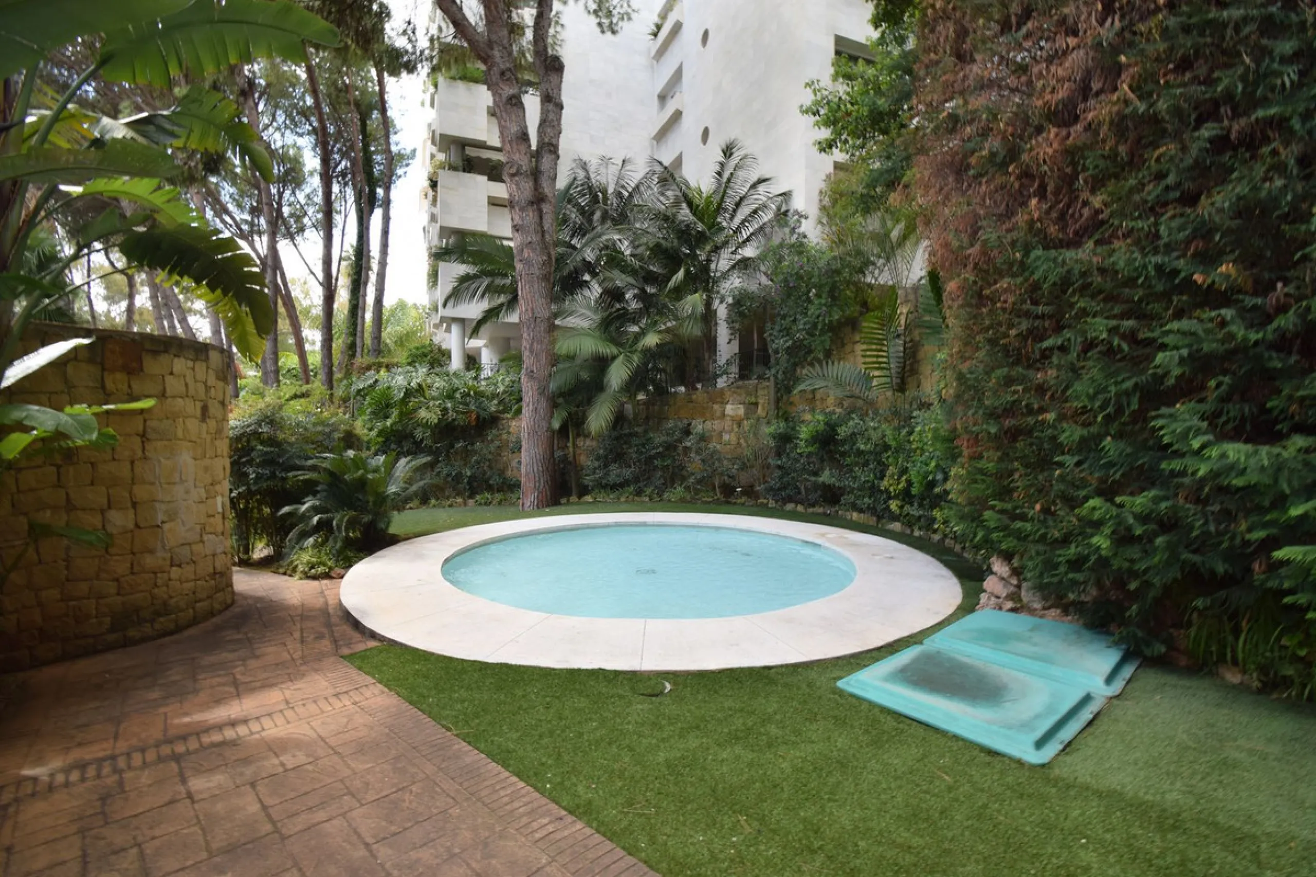 LUXURY PROPERTY NEXT TO THE BEACH IN THE BEST AREA OF CENTRAL MARBELLA