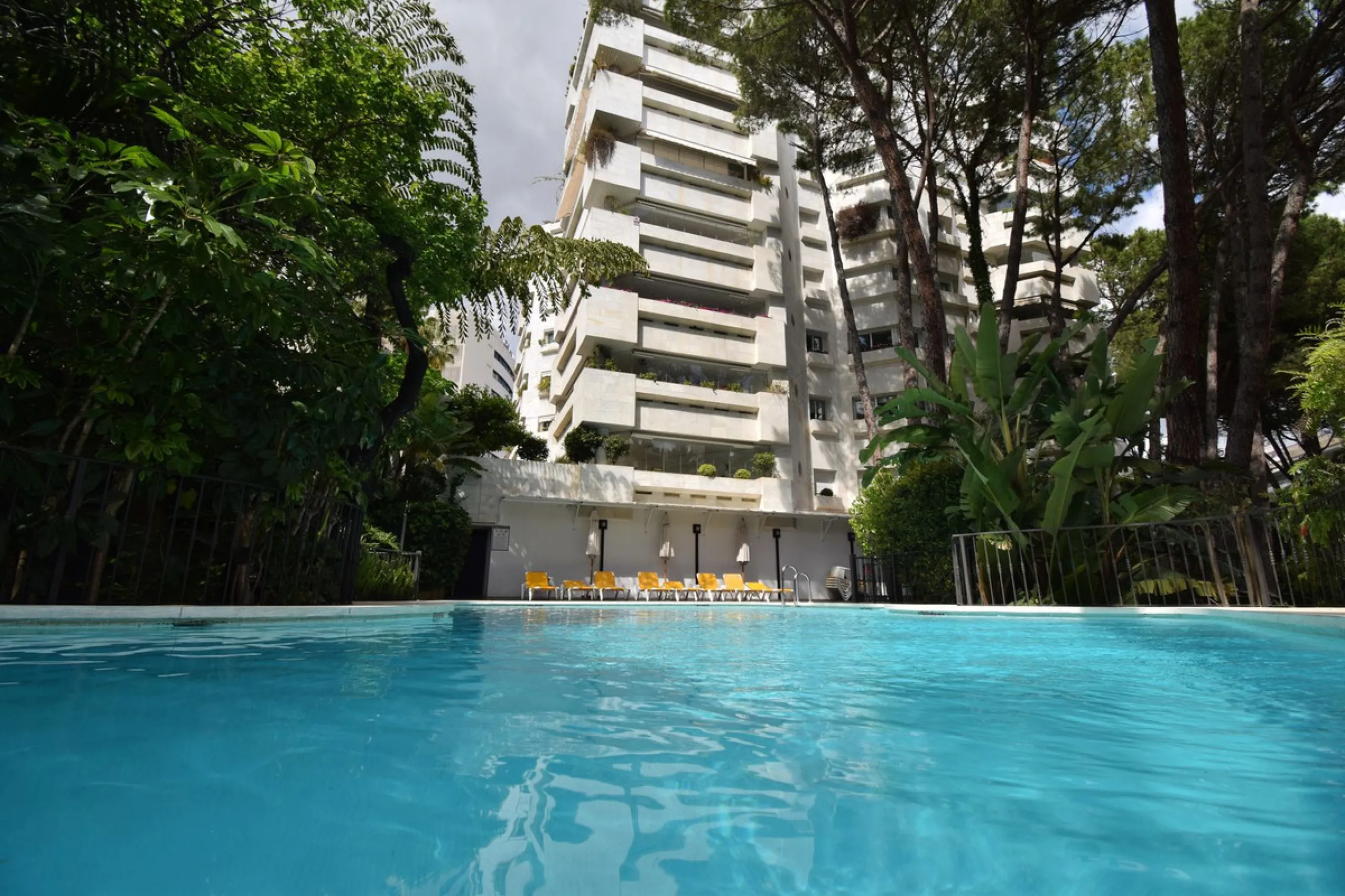 LUXURY PROPERTY NEXT TO THE BEACH IN THE BEST AREA OF CENTRAL MARBELLA