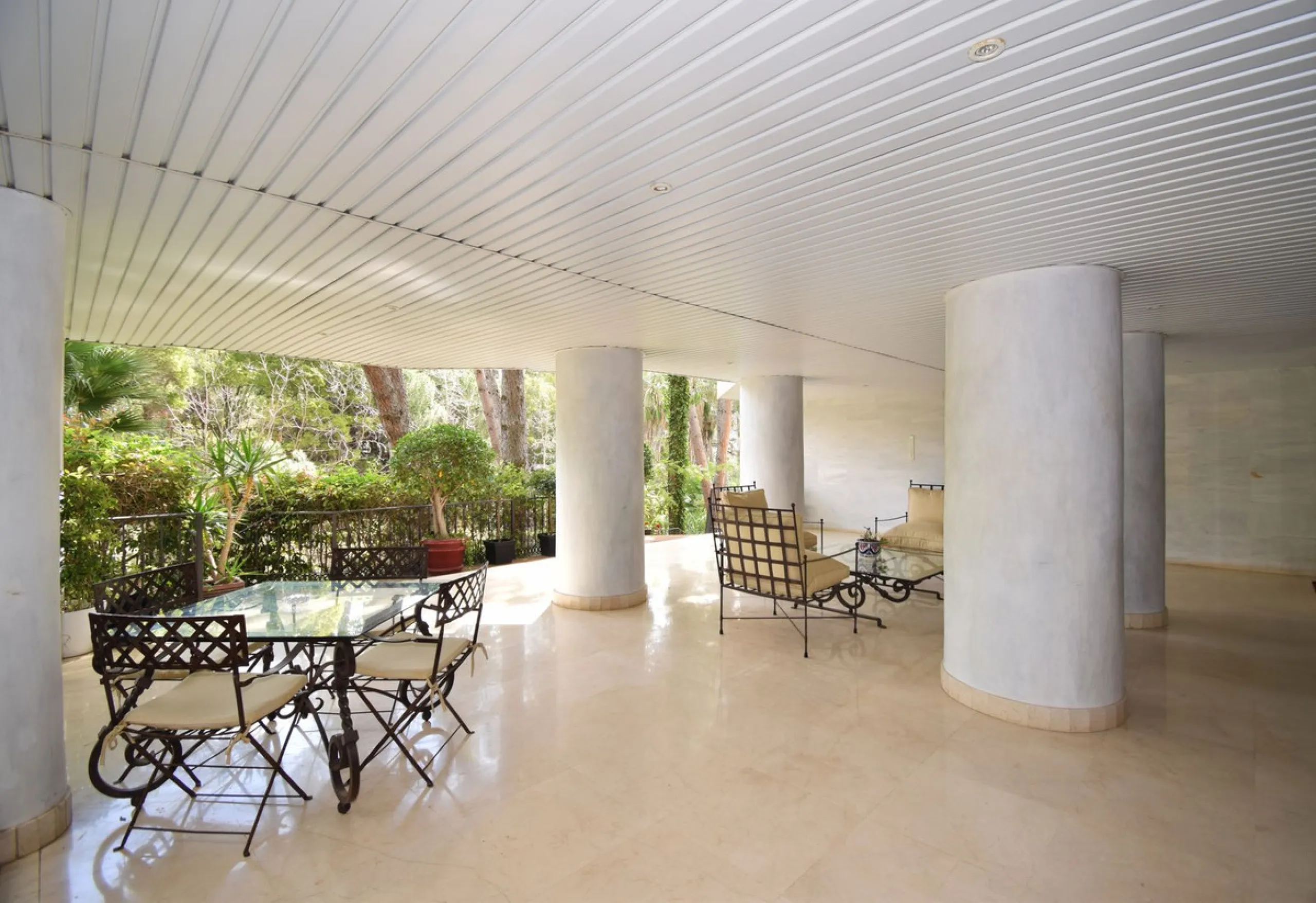 LUXURY PROPERTY NEXT TO THE BEACH IN THE BEST AREA OF CENTRAL MARBELLA
