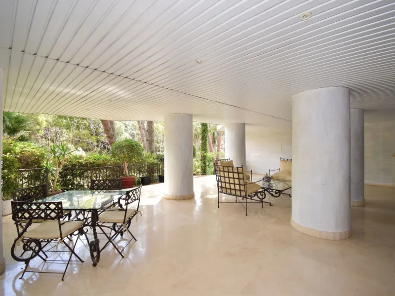 LUXURY PROPERTY NEXT TO THE BEACH IN THE BEST AREA OF CENTRAL MARBELLA