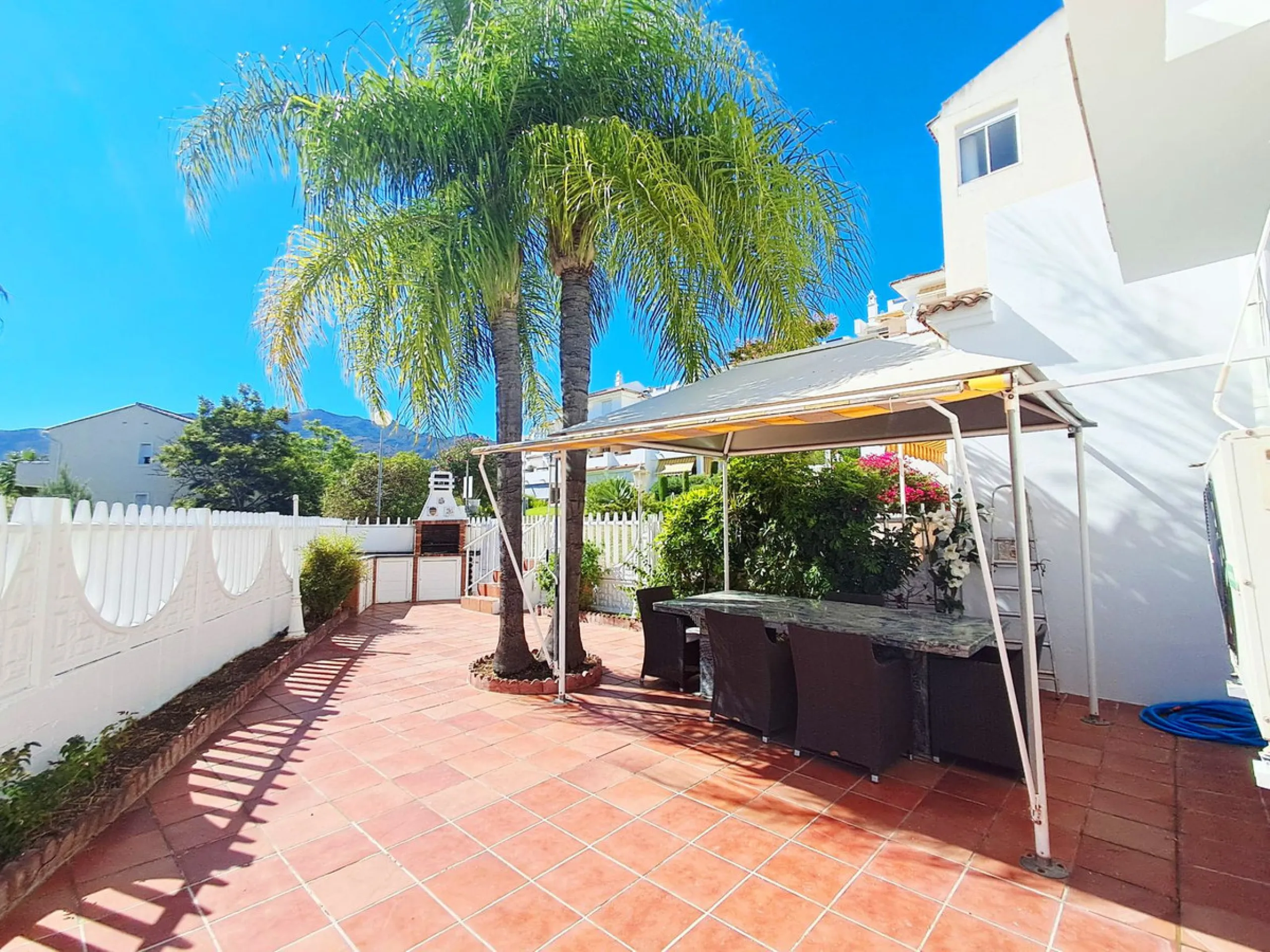 House - Semi-Detached House в продаже в Benalmadena, Málaga. В доме 5 спален и 4 ванных комнат. Площадь дома 180 м². Площадь участка 25 м²