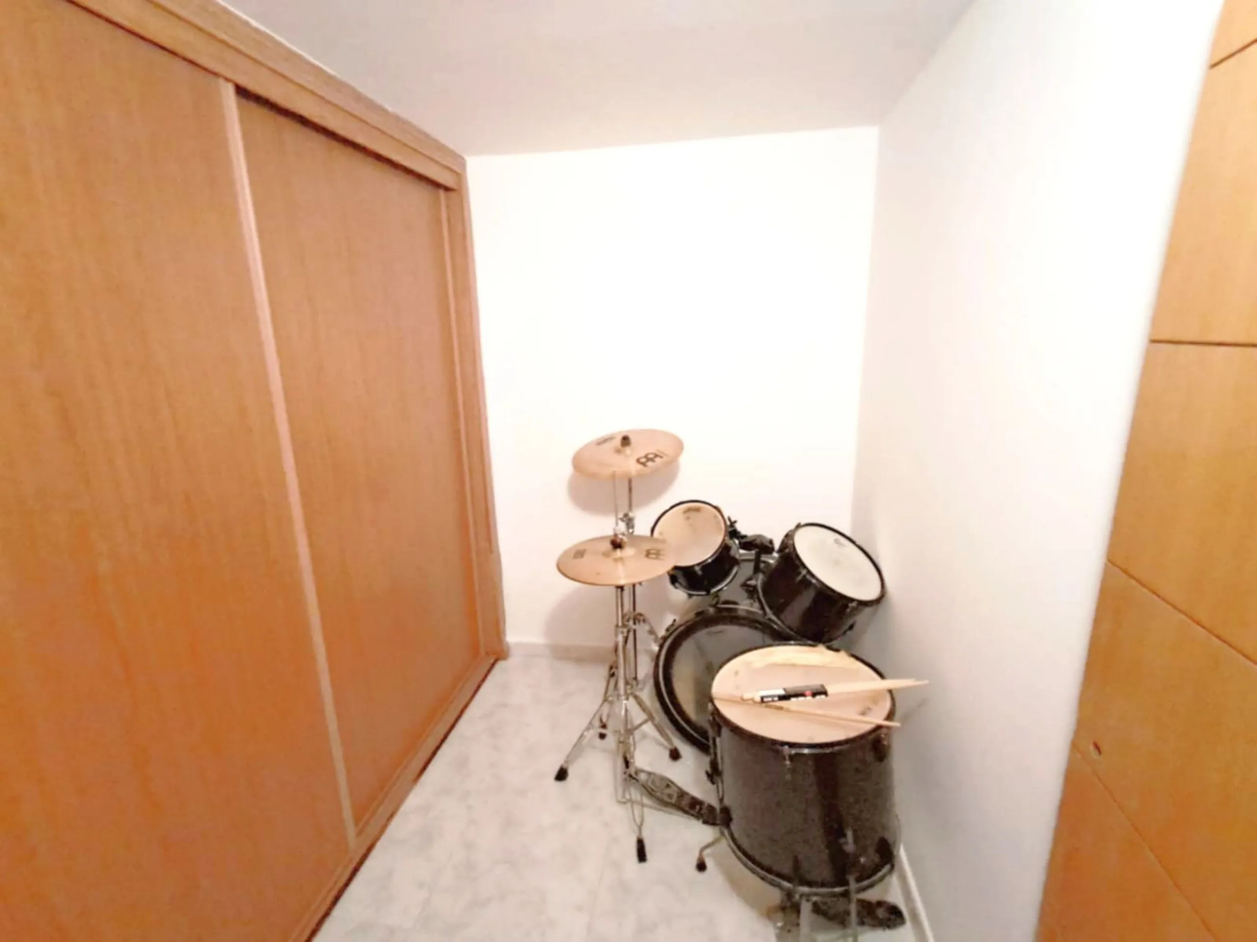 House - Semi-Detached House в продаже в Benalmadena, Málaga. В доме 5 спален и 4 ванных комнат. Площадь дома 180 м². Площадь участка 25 м²