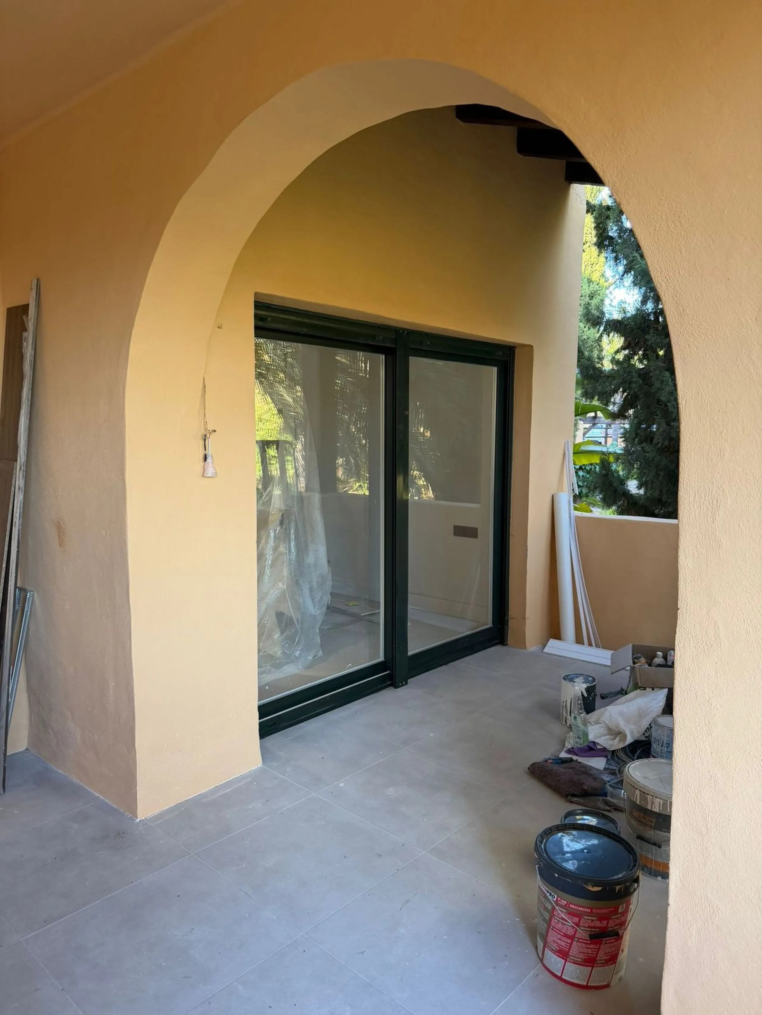 Spacious 3-Bedroom Apartment in Exclusive Gated Urbanisation with 24-Hour Security – Prime Costa del Sol Opportunity with Ongoing Renovation!