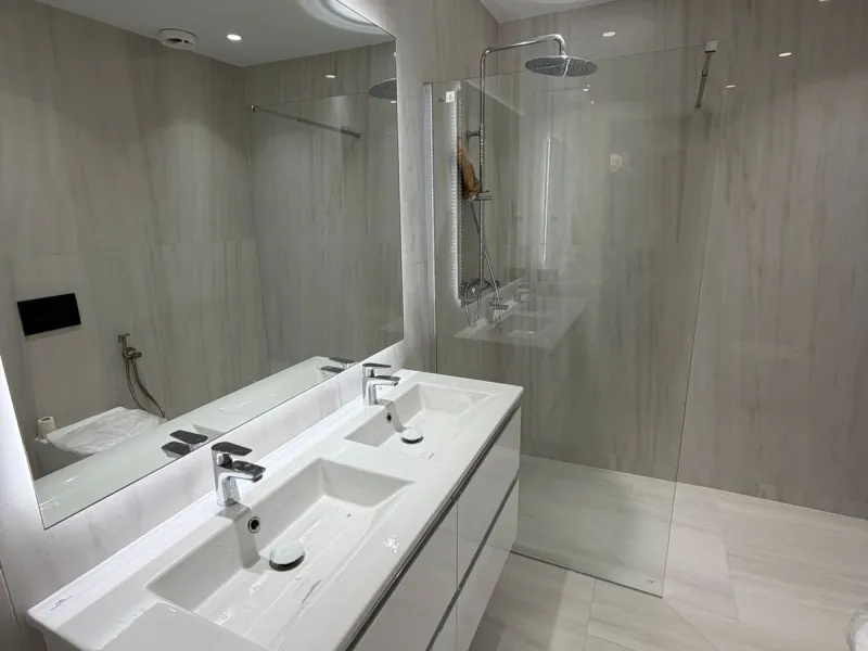 Spacious 3-Bedroom Apartment in Exclusive Gated Urbanisation with 24-Hour Security – Prime Costa del Sol Opportunity with Ongoing Renovation!