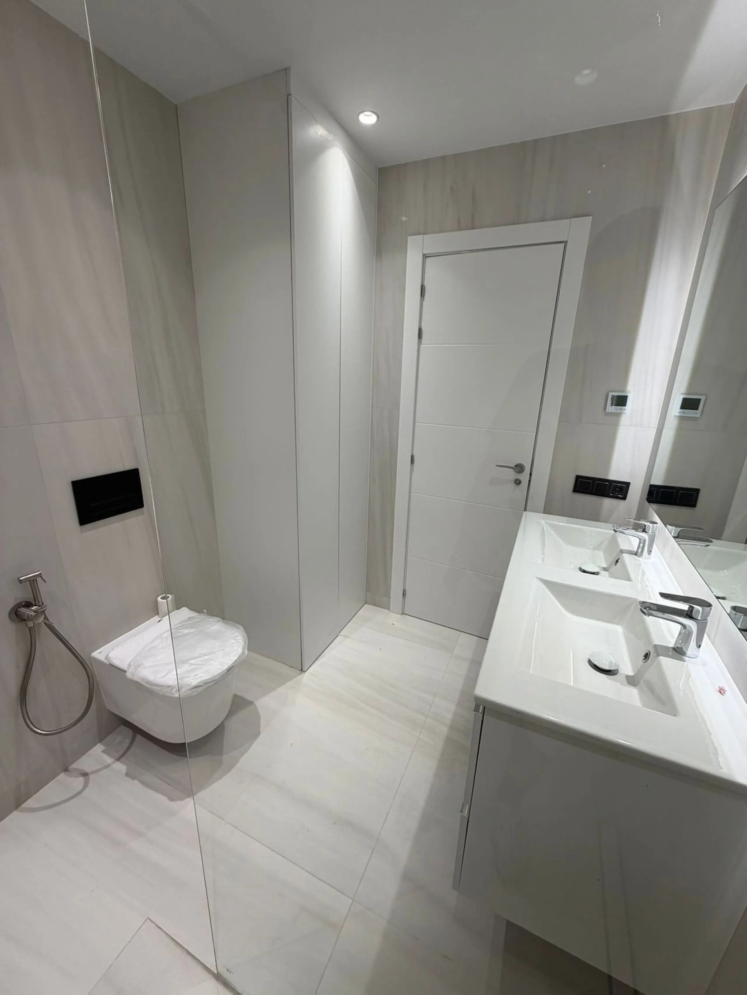 Spacious 3-Bedroom Apartment in Exclusive Gated Urbanisation with 24-Hour Security – Prime Costa del Sol Opportunity with Ongoing Renovation!