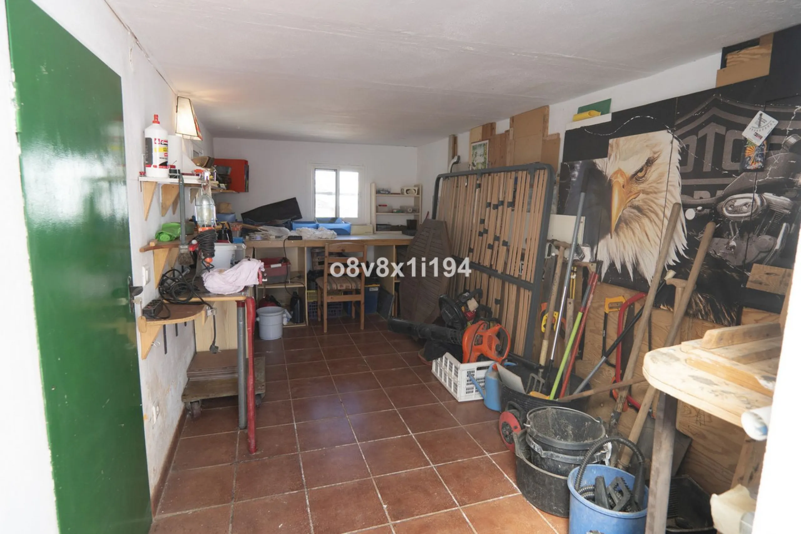 Imagine waking up every morning to open views that stretch as far as Malaga, surrounded by the tranquility of the Pinos de Alhaurín residential area. This detached villa is designed for families looking for a spacious, comfortable home surrounded by natur