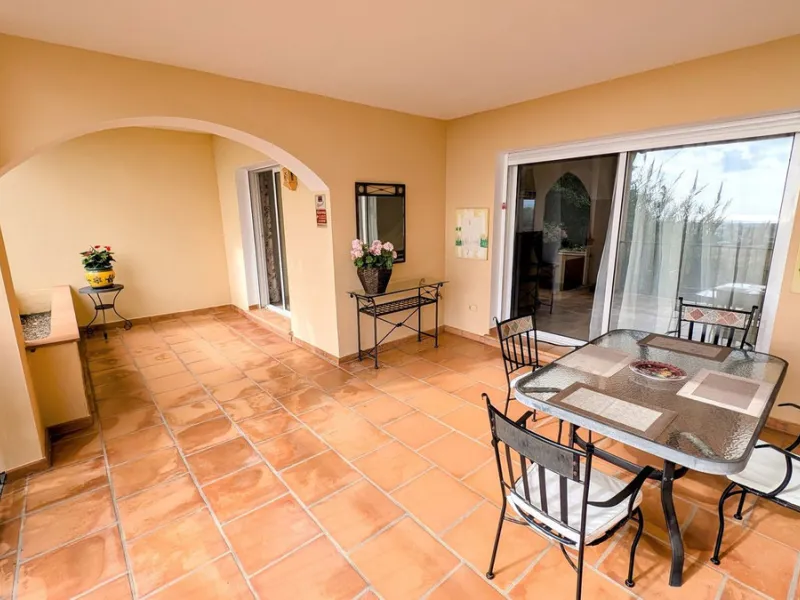 Altos de Almendros – Exclusive Ground-Floor Apartment with Spacious Private Garden and Sea View