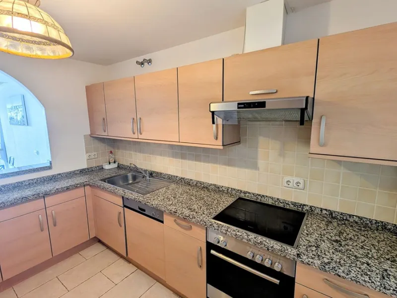 Altos de Almendros – Exclusive Ground-Floor Apartment with Spacious Private Garden and Sea View