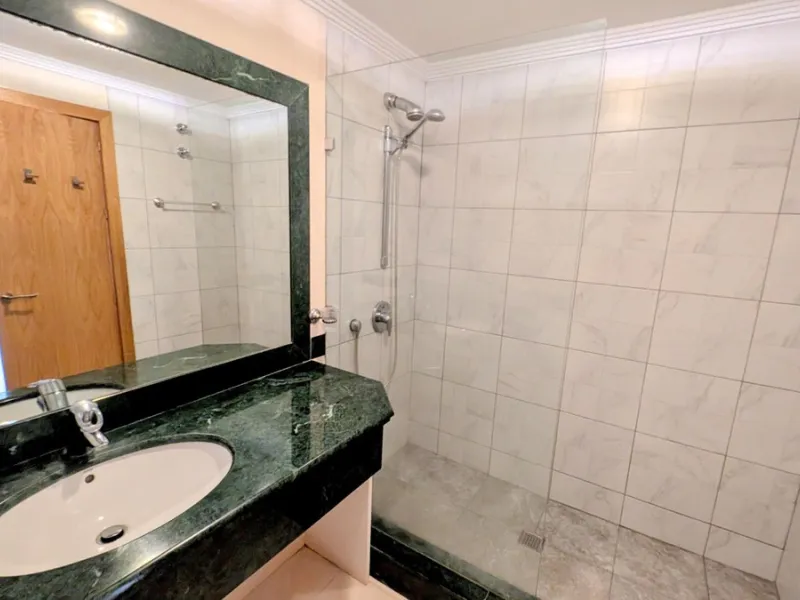 Altos de Almendros – Exclusive Ground-Floor Apartment with Spacious Private Garden and Sea View